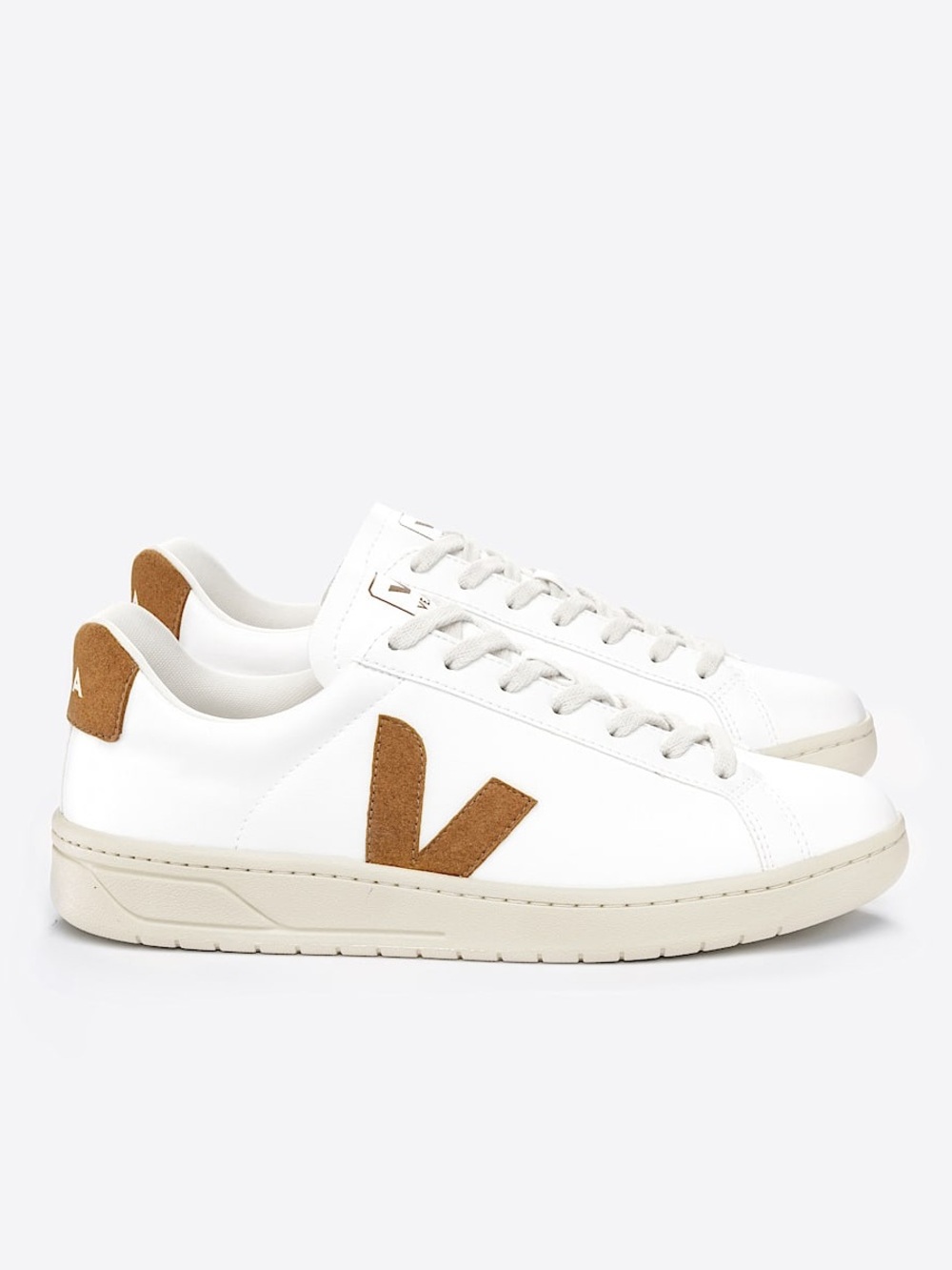 Veja URCA Vegan CWL Sneaker / White / Camel / Size: 8 / Eco Friendly